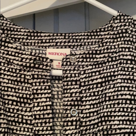 Sleeveless midi dress - Picture 2 of 4